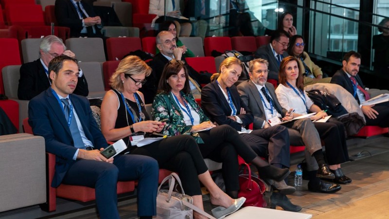 audience listening to the current world energy issues